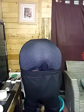 Snapshot of Ngamla123 chatting on November 23, 2025, 2:06 pm Ngamla123 online show from November 23, 2025, 2:06 pm