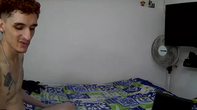 Snapshot of TheKing6ix9ine69 chatting on December 20, 2024, 6:40 am TheKing6ix9ine69 online show from December 20, 2024, 6:40 am