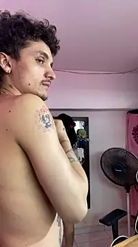 Snapshot of TheKing6ix9ine69 chatting on February 5, 2026, 10:42 am TheKing6ix9ine69 online show from February 5, 2026, 10:42 am