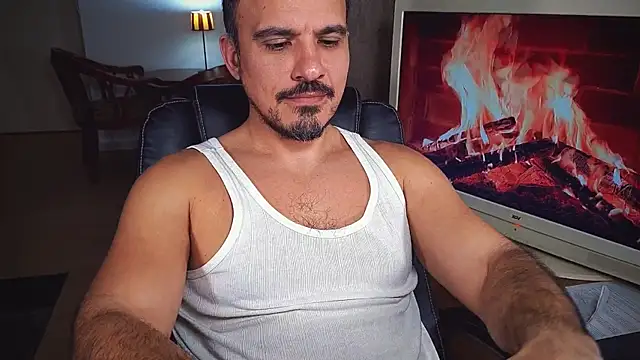 Snapshot of officeman7 chatting on February 9, 2025, 7:09 pm officeman7 online show from February 9, 2025, 7:09 pm