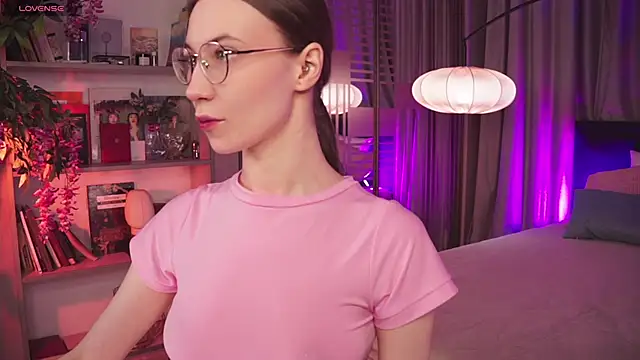 askaudrey  online show from December 5, 2024, 1:38 pm