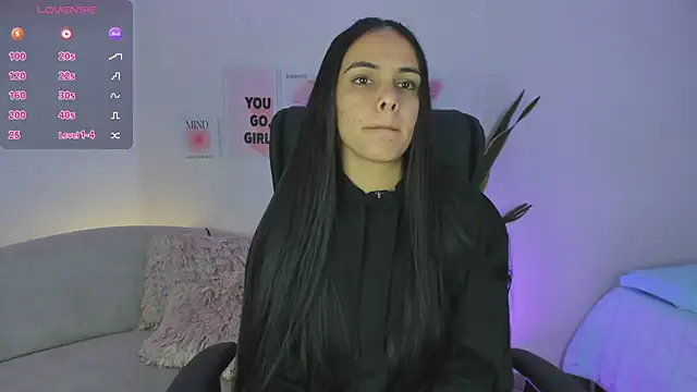 ChloeHarper  online show from February 25, 2025, 11:41 am