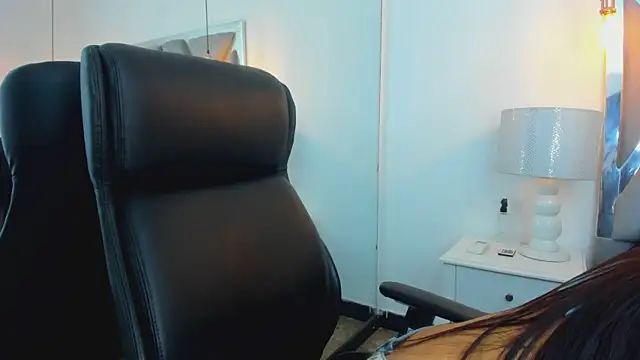 ChloeHarper  online show from October 15, 2025, 1:22 pm