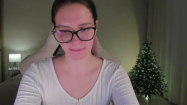 Snapshot of Sonia_moon_ chatting on December 8, 2024, 4:14 am Sonia moon online show from December 8, 2024, 4:14 am
