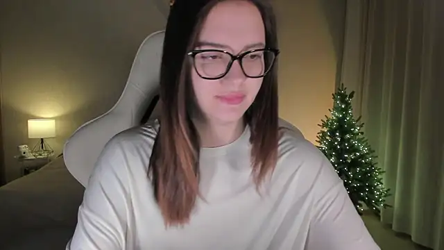 Snapshot of Sonia_moon_ chatting on December 28, 2024, 1:18 am Sonia moon online show from December 28, 2024, 1:18 am