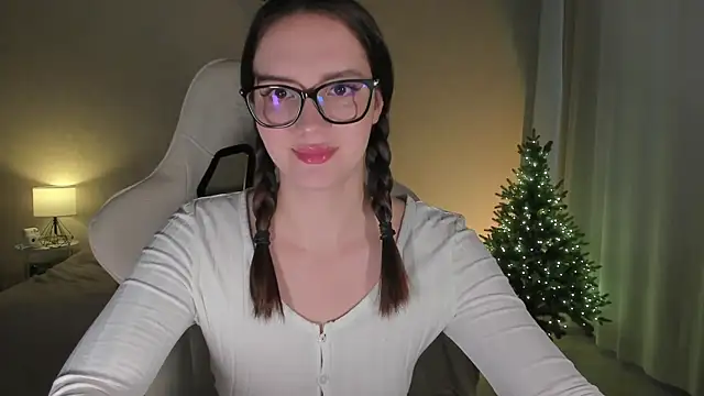 Snapshot of Sonia_moon_ chatting on December 30, 2024, 5:15 am Sonia moon online show from December 30, 2024, 5:15 am