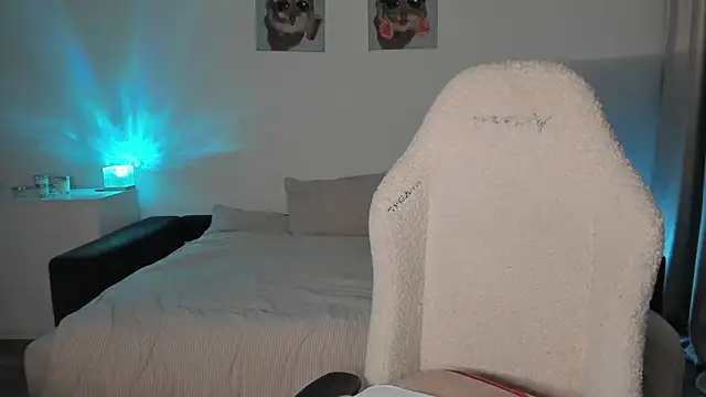 Snapshot of Sonia_moon_ chatting on September 30, 2025, 2:27 am Sonia moon online show from September 30, 2025, 2:27 am