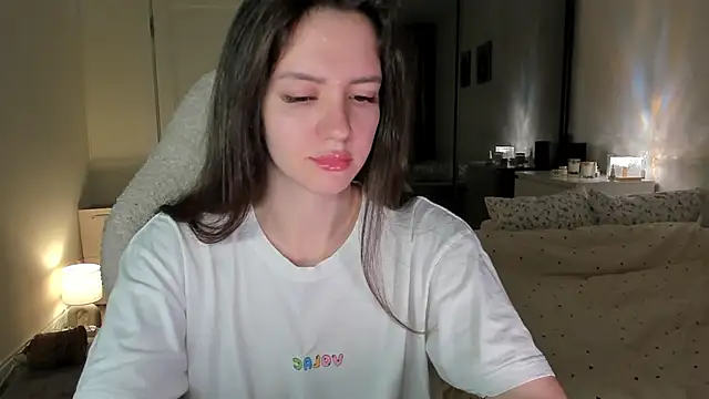 Snapshot of Sonia_moon_ chatting on October 13, 2025, 2:22 am Sonia moon online show from October 13, 2025, 2:22 am
