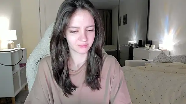 Snapshot of Sonia_moon_ chatting on October 21, 2025, 2:45 am Sonia moon online show from October 21, 2025, 2:45 am