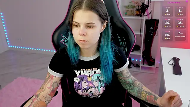 Latex Kitty online show from February 3, 2026, 12:43 pm