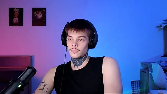 DENIS HERE online show from November 21, 2025, 6:06 pm