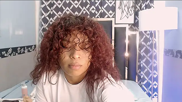 Naomi Tylers online show from October 4, 2025, 11:58 pm