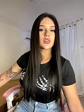 violet-333 online show from October 31, 2025, 2:51 pm