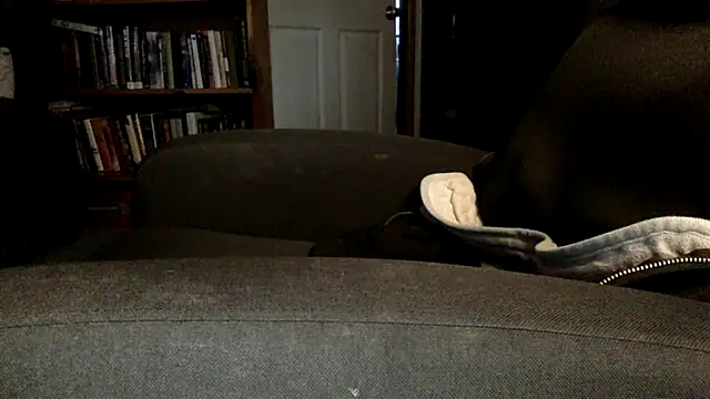 Thorandkitty online show from December 18, 2025, 1:39 pm