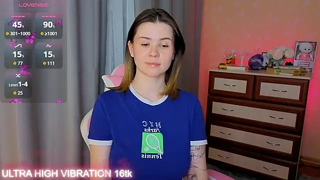 cutie mili online show from November 21, 2025, 10:14 am