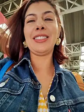 scarlett moore online show from November 17, 2025, 2:23 pm