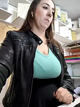 Snapshot of Mia_Novikov chatting on November 6, 2025, 6:31 pm Mia Novikov online show from November 6, 2025, 6:31 pm