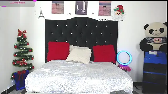 Snapshot of little_maleja chatting on December 23, 2025, 2:31 am little maleja online show from December 23, 2025, 2:31 am