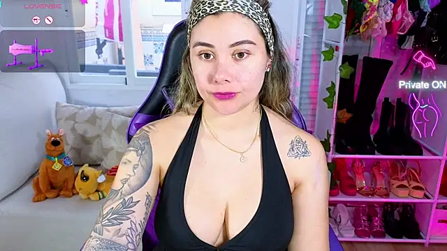 Snapshot of Tawny_cox chatting on February 11, 2025, 10:48 am Tawny cox online show from February 11, 2025, 10:48 am