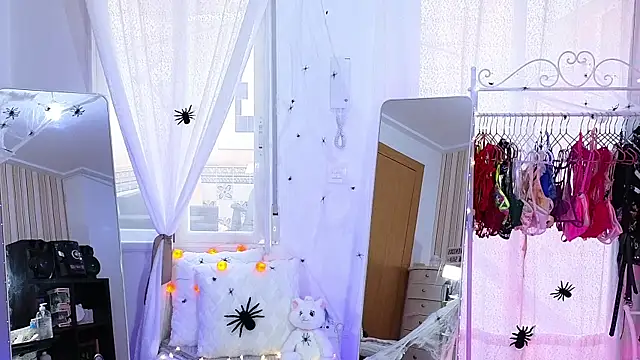 Snapshot of Tawny_cox chatting on October 19, 2025, 8:37 am Tawny cox online show from October 19, 2025, 8:37 am