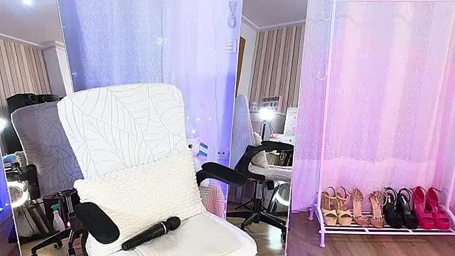 Snapshot of Tawny_cox chatting on November 17, 2025, 10:54 am Tawny cox online show from November 17, 2025, 10:54 am