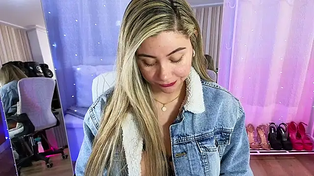 Snapshot of Tawny_cox chatting on November 30, 2025, 12:20 pm Tawny cox online show from November 30, 2025, 12:20 pm