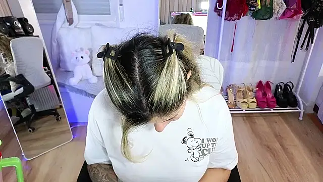 Tawny cox online show from February 6, 2026, 9:45 am