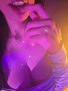 Snapshot of aloneathome chatting on December 4, 2025, 6:16 pm aloneathome online show from December 4, 2025, 6:16 pm