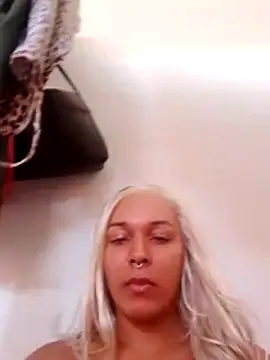 transgirl26 online show from April 10, 2026, 4:33 pm