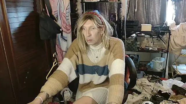 Ombeline1 online show from November 22, 2025, 2:16 pm