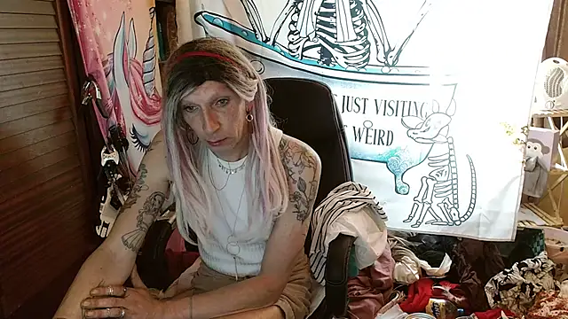 Snapshot of Ombeline1 chatting on March 10, 2026, 1:49 pm Ombeline1 online show from March 10, 2026, 1:49 pm