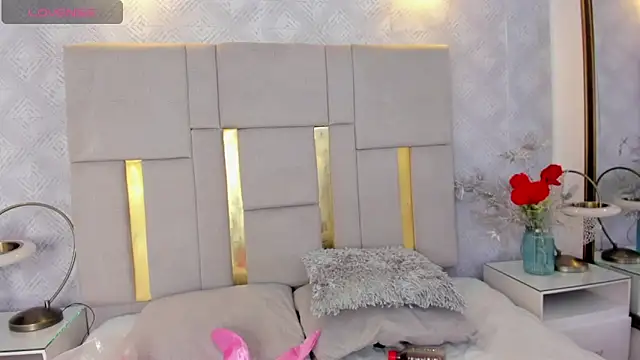 Camilaa Sanchez  online show from October 28, 2025, 11:03 am