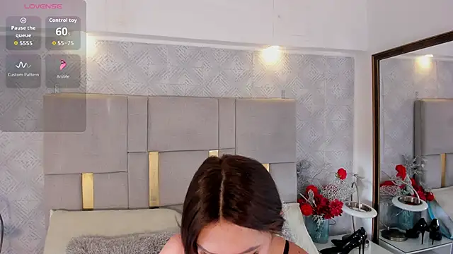 Snapshot of Camilaa_Sanchez_ chatting on May 22, 2026, 12:44 pm Camilaa Sanchez online show from May 22, 2026, 12:44 pm