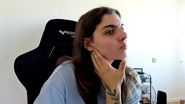 emmamurrr online show from September 29, 2025, 10:09 am