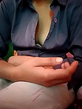 Snapshot of Mangla_Bhabhi chatting on January 22, 2025, 8:29 am Mangla Bhabhi online show from January 22, 2025, 8:29 am