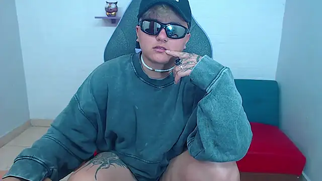 isabeautyx19 online show from February 4, 2025, 5:21 am