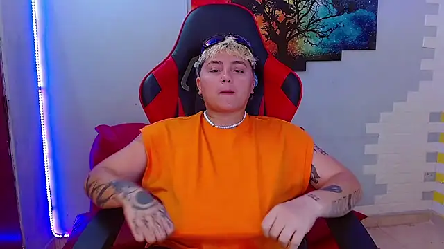 isabeautyx19 online show from March 7, 2025, 3:08 am