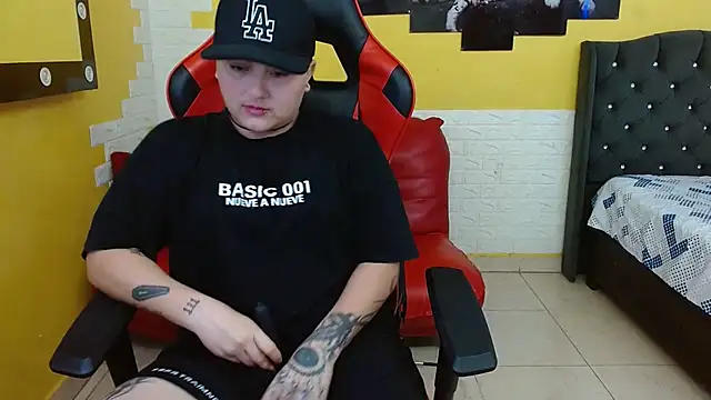 isabeautyx19 online show from September 13, 2025, 5:07 am