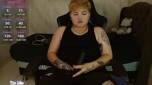 isabeautyx19 online show from September 21, 2025, 7:37 pm