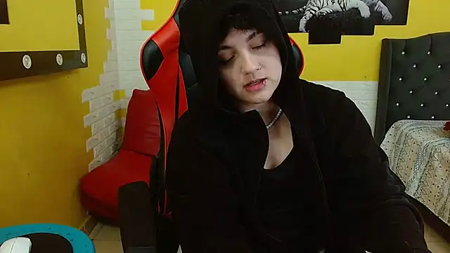 isabeautyx19 online show from December 5, 2025, 1:47 am