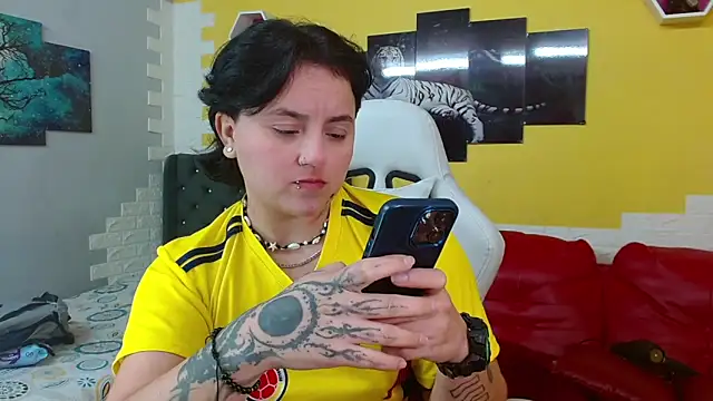 isabeautyx19 online show from April 5, 2026, 3:47 am