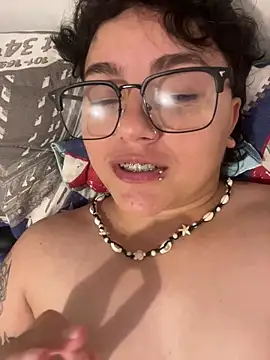 isabeautyx19 online show from May 24, 2026, 2:38 am