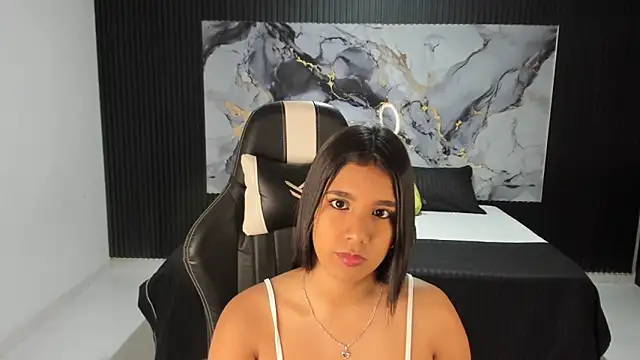 Snapshot of Ivy_16 chatting on January 29, 2025, 12:02 pm Ivy 16 online show from January 29, 2025, 12:02 pm