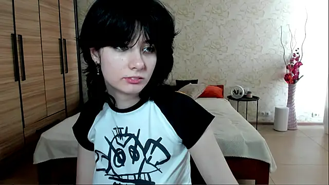 JulisSweet online show from February 3, 2025, 10:47 am