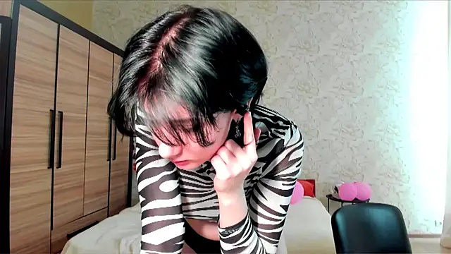 JulisSweet online show from February 16, 2025, 1:38 pm