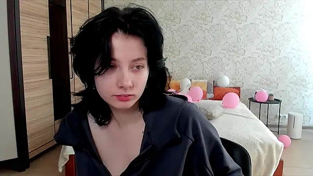 JulisSweet online show from March 9, 2025, 10:52 am