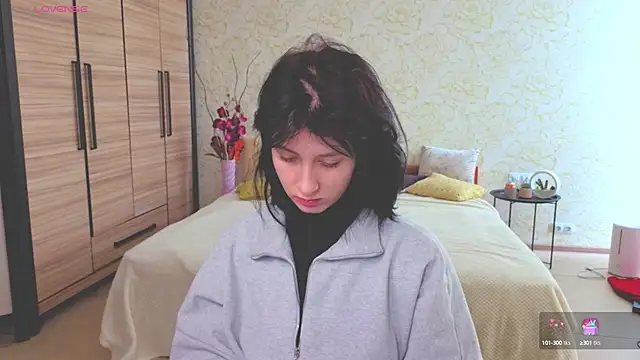 JulisSweet online show from September 27, 2025, 7:24 am