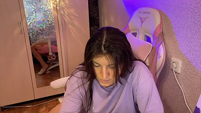 Snapshot of Katrin__kiss chatting on April 19, 2026, 1:32 pm Katrin kiss online show from April 19, 2026, 1:32 pm