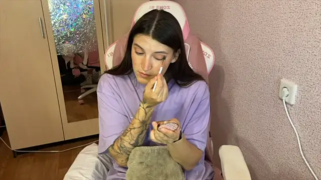 Snapshot of Katrin__kiss chatting on April 20, 2026, 5:16 pm Katrin kiss online show from April 20, 2026, 5:16 pm