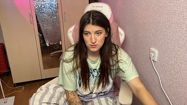 Snapshot of Katrin__kiss chatting on April 25, 2026, 4:04 pm Katrin kiss online show from April 25, 2026, 4:04 pm